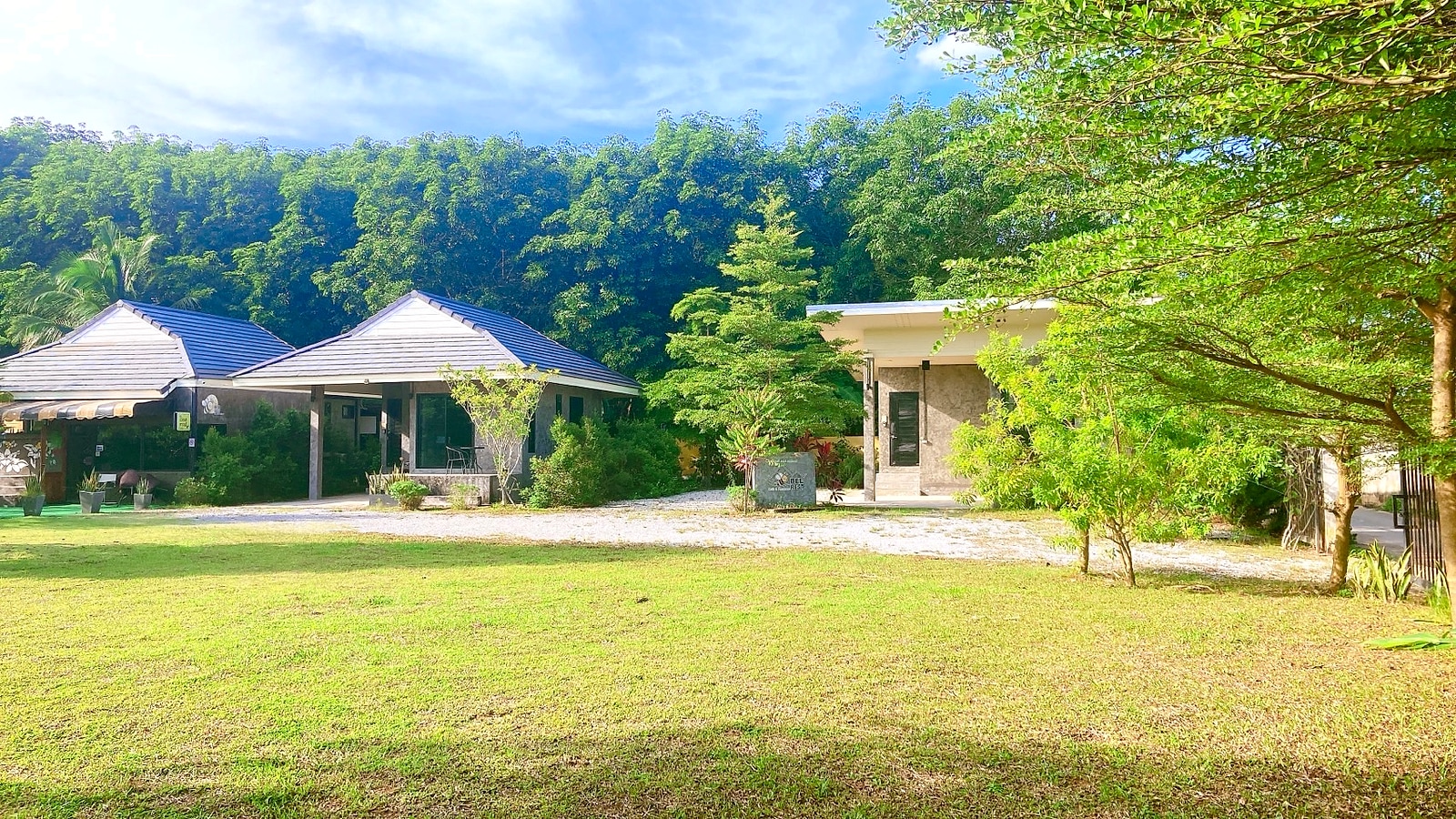 Bee Rest Residence Villas & Garden Lawn